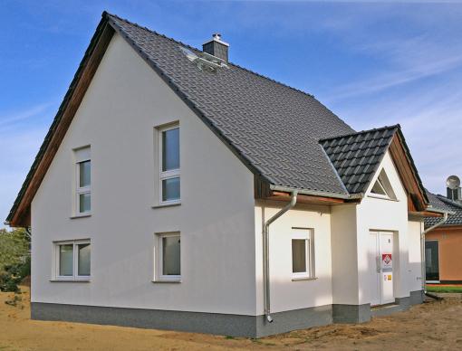 In Oranienburg wird ein Landhaus mit einer Wärmepumpe beheizt. Foto: Roth In Oranienburg wird ein Landhaus mit einer Wärmepumpe beheizt. Foto: Roth