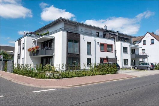 Das Mehrfamilienhaus in Bruchköbel genügt technisch höchsten Ansprüchen (Bild: Buderus)