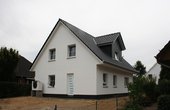 Dank der Fußbodenheizung im ganzen Haus bleibt es auch in den Wintermonaten komfortabel warm. Foto: Roth