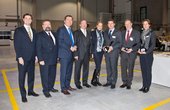 Schlüsselübergabe für das neue Reifenlager von Goodyear Dunlop in Hanau (Foto: Goodyear Dunlop Tires Germany GmbH)