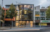Der rückseitige Anbau schafft den nötigen Freiraum für die vielfältigen Kulturveranstaltungen im Schlauen Haus. (Foto: Schlaues Haus Oldenburg gGmbH)