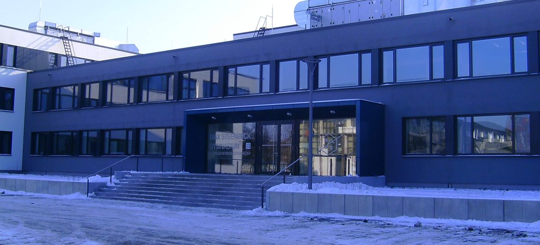 Max-Steenbeck-Gymnasium in Cottbus während der Sanierung (Foto: Tourist Cottbus / commons.wikimedia.org / keine Änderungen / CC BY-SA 3.0)