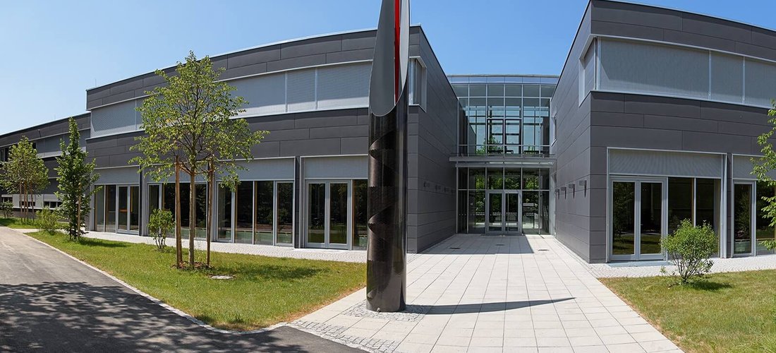 Der Neubau "WI-Labs" bietet der Augsburger Wirtschaftsinformatik und der FhG-FIT-Projektgruppe WI gemeinsame Räume. (Foto: Peter Neidlinger)