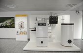 Ein vergleichbares System wurde bereits 2010 in der Hamburger Niederlassung erfolgreich installiert. Die neue Wärmepumpenanlage in Stuttgart wird hauptsächlich für die passive Kühlung der Büroräume zuständig sein und soll im Winter auch die Öl-Heizung unterstützen. Foto: BWP/Weishaupt