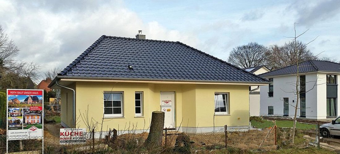 Im Hamburger Stadtteil Poppenbüttel steht seit Februar 2016 ein Bungalow, der mit einer Sole-Wasser-Wärmepumpe beheizt wird. Foto: Roth