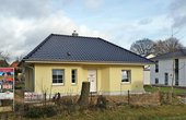 Im Hamburger Stadtteil Poppenbüttel steht seit Februar 2016 ein Bungalow, der mit einer Sole-Wasser-Wärmepumpe beheizt wird. Foto: Roth