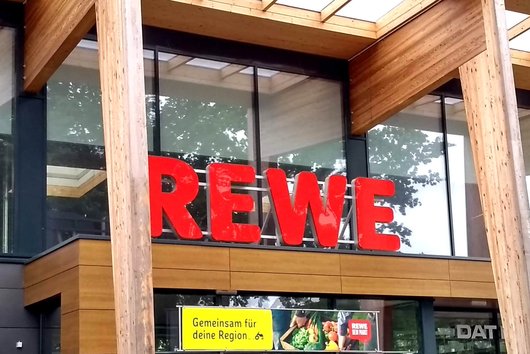 Supermarkt mit Wärmepumpe - der Rewe in Straelen (Foto: waermepumpe-regional.de) Supermarkt mit Wärmepumpe - der Rewe in Straelen (Foto: waermepumpe-regional.de)