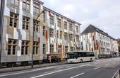 Bischöfliches Cusanus-Gymnasium Koblenz (Foto-Copyright: Kaschper69 / commons.wikimedia.org / keine Änderungen / CC BY-SA 4.0)