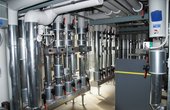 Blick auf die Wärmepumpen-Heizzentrale von Depenbrock in Stemwede (Foto: Depenbrock Bau GmbH & Co. KG)