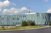 Die Polizei in Mettmann heizt und kühlt mit Wärmepumpe. (Foto: M 93 – wikimedia)