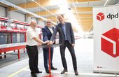 Die Verwaltung des Mitte Mai 2019 eröffneten neuen DPD-Paketsortierzentrums in Melsdorf bei Kiel wird mit einer Wärmepumpe beheizt und gekühlt. (Foto: DPD Deutschland)