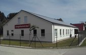Das Energietechnik-Haus nutzt durch den Einsatz der Hybrid-Wärmepumpe Thermselect ausschließlich Erneuerbare Energien zum Heizen und Kühlen. (Foto: ThermSelect GmbH)