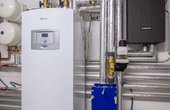 An Stelle eines elektrischen Zuheizers bauten die Installateure eine Condens 9000i in den Haustechnikraum ein. Foto: Bosch