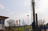 Zwischen zwei und 50 Meter am Tag meißelte sich der Bohrer in die Erde (Foto: Frenger Systemen BV Heiz- und Kühltechnik GmbH)