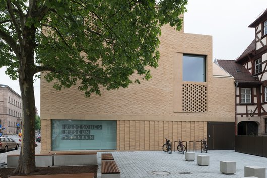 Der gesamte Neubau mit einer Heizfläche von 1.000 Quadratmetern wird umweltschonend und energieeffizient mit Erdwärme beheizt. Foto: Bundesverband Wärmepumpe Der gesamte Neubau mit einer Heizfläche von 1.000 Quadratmetern wird umweltschonend und energieeffizient mit Erdwärme beheizt. Foto: Bundesverband Wärmepumpe