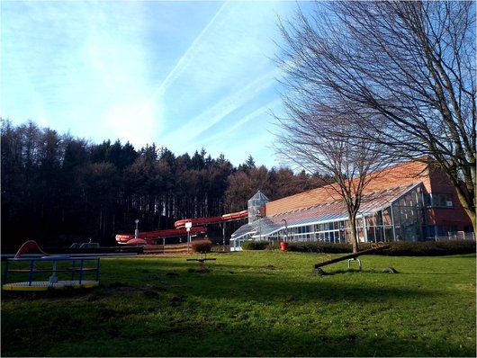Waldschwimmbad in Burg (Dithmarschen) (Foto: waermepumpe-regional.de)