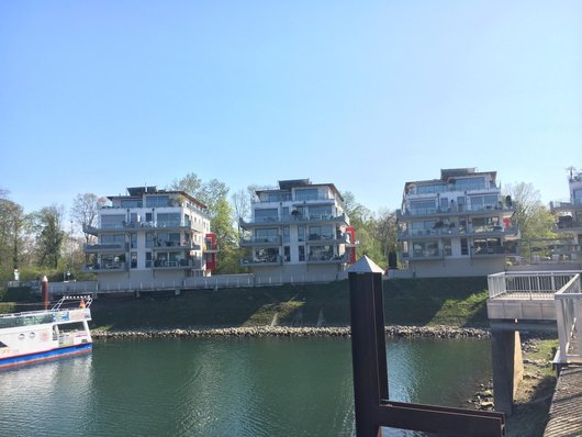 Diese Stadthäuser am Speyerer Hafen werden umweltfreundlich mit Wärmepumpe beheizt. (Foto: waermepumpe-regional.de) Diese Stadthäuser am Speyerer Hafen werden umweltfreundlich mit Wärmepumpe beheizt. (Foto: waermepumpe-regional.de)