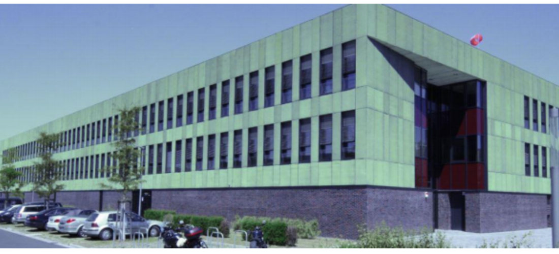 Das Passivhaus Institut hat das Verwaltungsgebäude der Polizei in Baunatal wissenschaftlich untersucht. Das Haus im Passivhaus-Standard trägt durch einen geringen Energieverbrauch zum Klimaschutz bei.  Foto: Passiv Institut