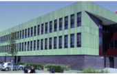 Das Passivhaus Institut hat das Verwaltungsgebäude der Polizei in Baunatal wissenschaftlich untersucht. Das Haus im Passivhaus-Standard trägt durch einen geringen Energieverbrauch zum Klimaschutz bei.  Foto: Passiv Institut