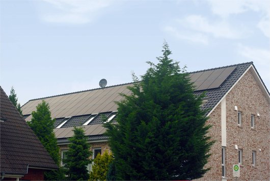 Im niedersächsischen Weyhe hat NATURSTROM ein Mieterstromprojekt mit einer Wärmepumpe umgesetzt. (Foto: NATURSTROM AG) Im niedersächsischen Weyhe hat NATURSTROM ein Mieterstromprojekt mit einer Wärmepumpe umgesetzt. (Foto: NATURSTROM AG)