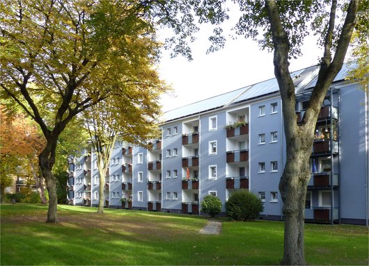 Die Stegerwaldsiedlung in Köln heizt mit Luftwärmepumpen, die mit Solarstrom der auf den Dächern installierten Photovoltaik-Anlagen betrieben werden. (Foto: EnergieAgentur.NRW) Die Stegerwaldsiedlung in Köln heizt mit Luftwärmepumpen, die mit Solarstrom der auf den Dächern installierten Photovoltaik-Anlagen betrieben werden. (Foto: EnergieAgentur.NRW)