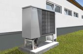 Die regenerative Energieerzeugung erfolgt mit einer Roth Wärmepumpe ThermoAura. (Foto: Roth Werke)