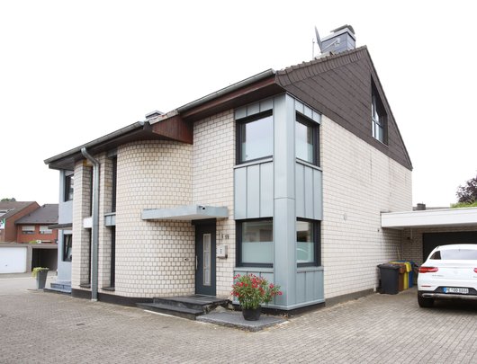 Die 170 Quadratmeter große Doppelhaushälfte in Neuss aus dem Jahr 1979 ist komplett modernisiert. Foto: Stiebel-Eltron_BWP Die 170 Quadratmeter große Doppelhaushälfte in Neuss aus dem Jahr 1979 ist komplett modernisiert. Foto: Stiebel-Eltron_BWP