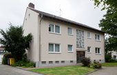 Vor der Sanierung 2013/2014 war das Mehrfamilienhaus am Ostring 124 in Bottrop innerlich sowie äußerlich ein typischer Bau der 1960er-Jahre. (Foto: Vivawest)