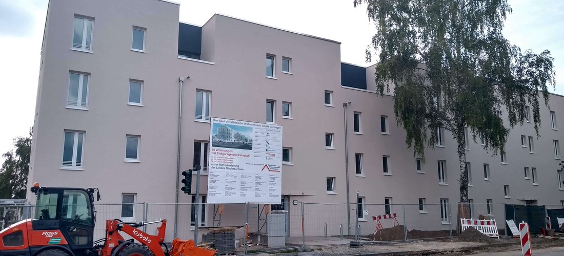 Die zwei viergeschossigen Neubauten in Göttingen-Weende werden mit Erdwärme-Wärmepumpe beheizt. (Foto: waermepumpe-regional.de)
