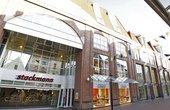 Modehaus Stackmann in Buxtehude (Foto: manwalking - wikimedia / CC BY-SA 3.0)