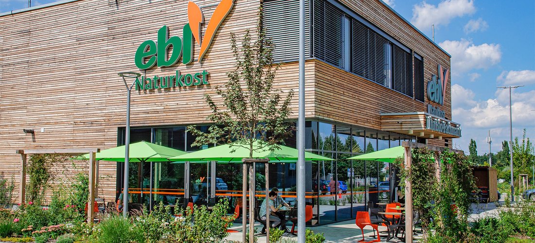 Fürther ebl-Markt Hardhöhe mit Café (Foto: ebl-naturkost GmbH & Co. KG)