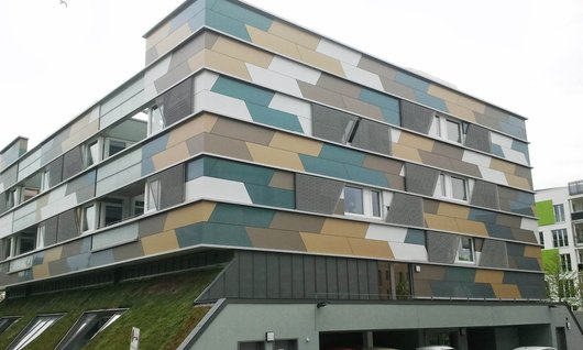 Hybrid House Hamburg / igs-Zentrum im Mai 2013 (Foto: waermepumpe-regional.de) Hybrid House Hamburg / igs-Zentrum im Mai 2013 (Foto: waermepumpe-regional.de)
