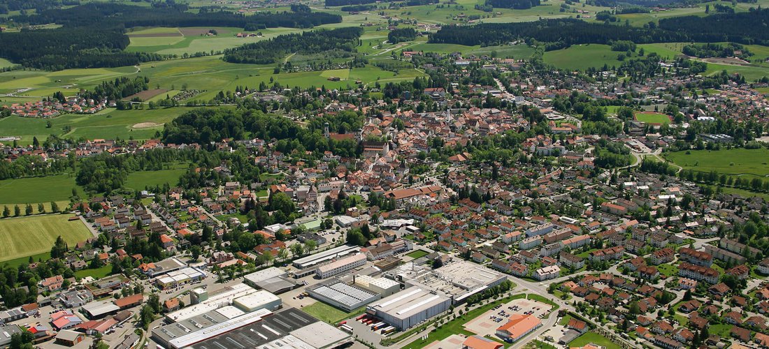Luftaufnahme von Isny (Foto: BastianP – wikimedia / CC BY-SA 3.0)