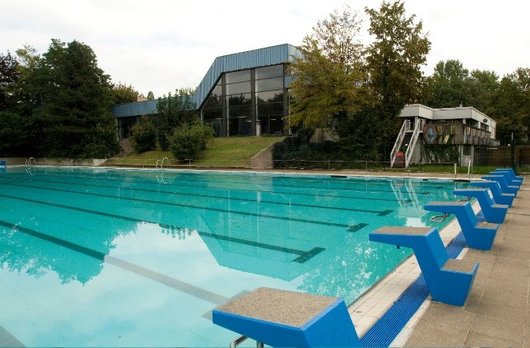 Das Hallenfreibad in Bochumer Stadtteil Hofstede wurde im Jahr 2015 umgebaut. Foto: Stadtwerke Bochum Das Hallenfreibad in Bochumer Stadtteil Hofstede wurde im Jahr 2015 umgebaut. Foto: Stadtwerke Bochum