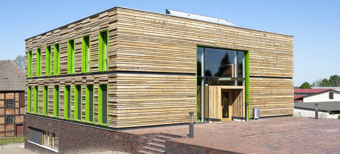 Langfristig verursacht das Gebäude weniger Betriebskosten als ein konventioneller Bau. Foto: Bundesministerium für Ernährung und Landwirtschaft (BMEL)