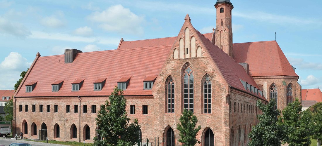 Seit seiner Sanierung sorgt eine Sole/Wasser-Wärmepumpe für die Trocknung des alten Klostermauerwerks in Brandenburg an der Havel (Foto: ©BLDAM, D.Sommer)