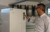 Bernd Wagner, Geschäftsführer des beauftragten Gebäudetechnikunternehmens, empfahl dem Rennstall ein passendes energetisches Konzept. Foto: BWP