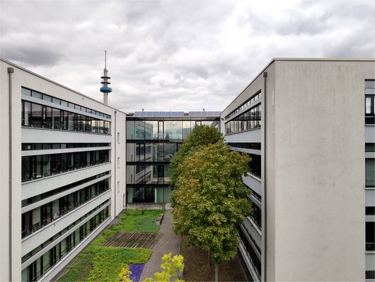 Ludwigshafener lu teco heizt und kühlt mit 37 Erdwärmesonden (Foto: waermepumpe-regional.de) Ludwigshafener lu teco heizt und kühlt mit 37 Erdwärmesonden (Foto: waermepumpe-regional.de)