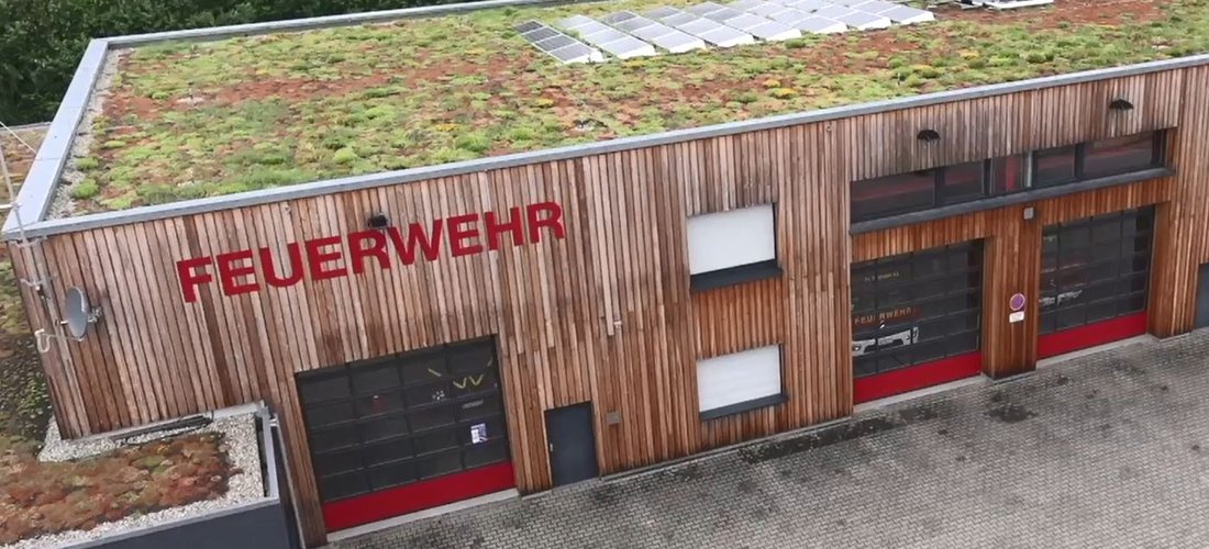 Die Feuerwache in Walheim versorgt sich selbst mit Strom – vor allem aber ist sie für den Notfall gerüstet. Foto: E3DC