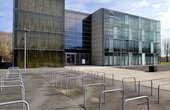 Das ehemalige ZET in Rendsburg heizt und kühlt mit Erdwärme-Wärmepumpe. (Foto: waermepumpe-regional.de)