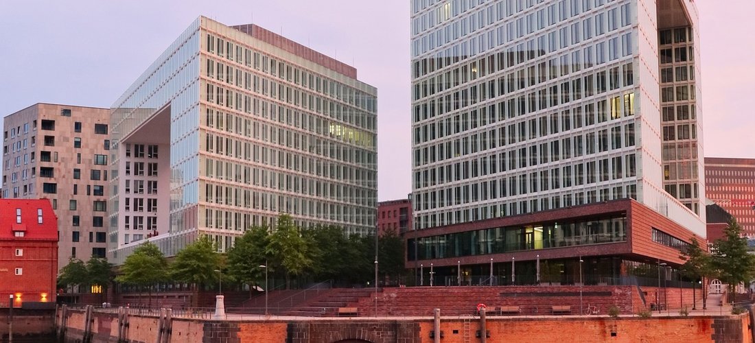 Hamburger Spiegel-Gebäude auf der Ericusspitze kühlt mit Erdwärme (Foto: pixabay)