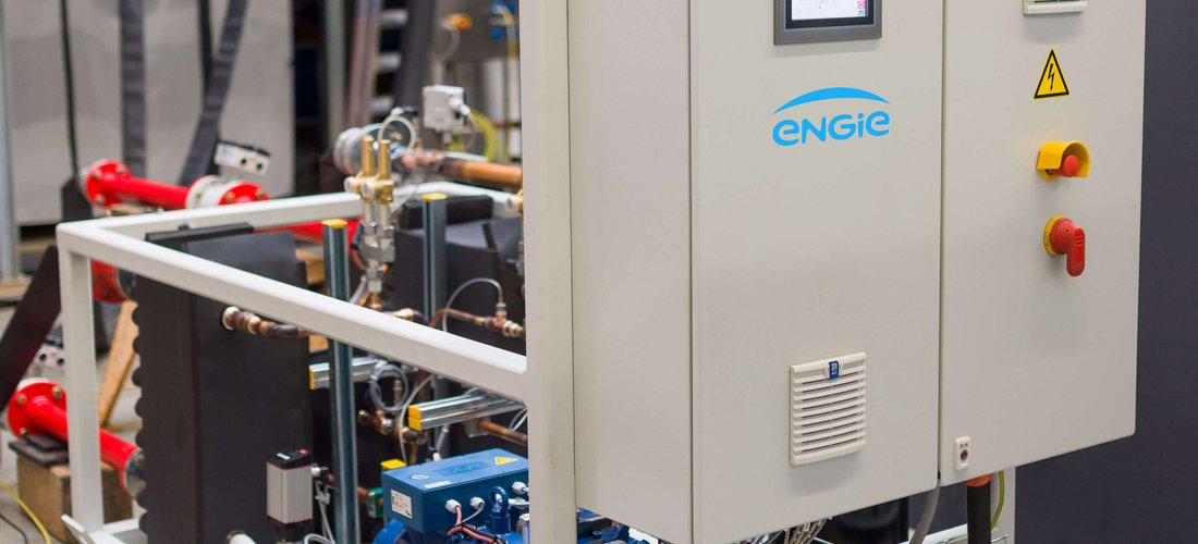 Die thermeco2-Hochtemperatur-Wärmepumpe von ENGIE Refrigeration - auf dem Teststand im ENGIE-Werk in Lindau am Bodensee - sorgt für die nachhaltige Serverkühlung im Landratsamt Ludwigsburg. (19 Millimeter Diffusionsdichteisolierung). (Foto: ENGIE Refrigeration)