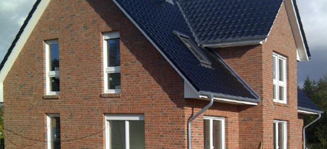 In Hoisdorf sorgt eine Wärmepumpe für Wärme und Kühle. Foto: Roth