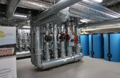 Der Aquiferspeicher am Bonner Bogen übernimmt bis zu 80 Prozent der Wärme- und Kälteversorgung von drei Gebäuden mit einer Gesamtfläche von 60.000 Quadratmetern. Foto: Paul Fleuchhaus, KIT
