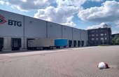 Nicht zuletzt wegen der Erdwärme-Nutzung, erhielten das Hamburger Büro und Lagerhalle das DGNB Zertifikat in Gold. (Foto: waermepumpe-regional.de)