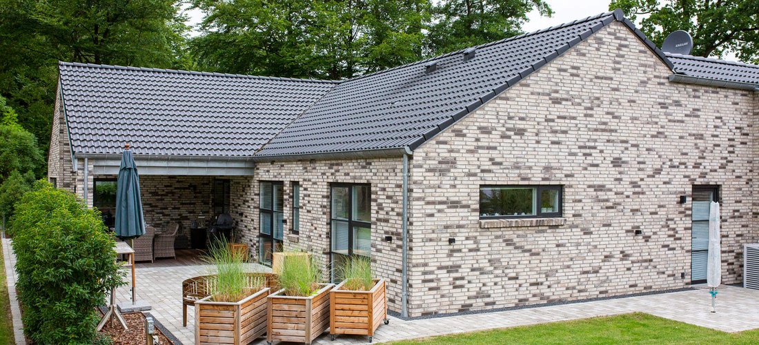 Winkelbungalow der HausCompagnie in Pinneberg (Foto: HausCompagnie / Christoph Große)