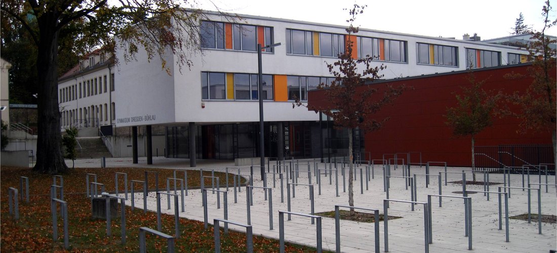 Gymnasium Dresden-Bühlau (Foto: Axel Weiß - wikimedia / CC BY-SA 4.0)