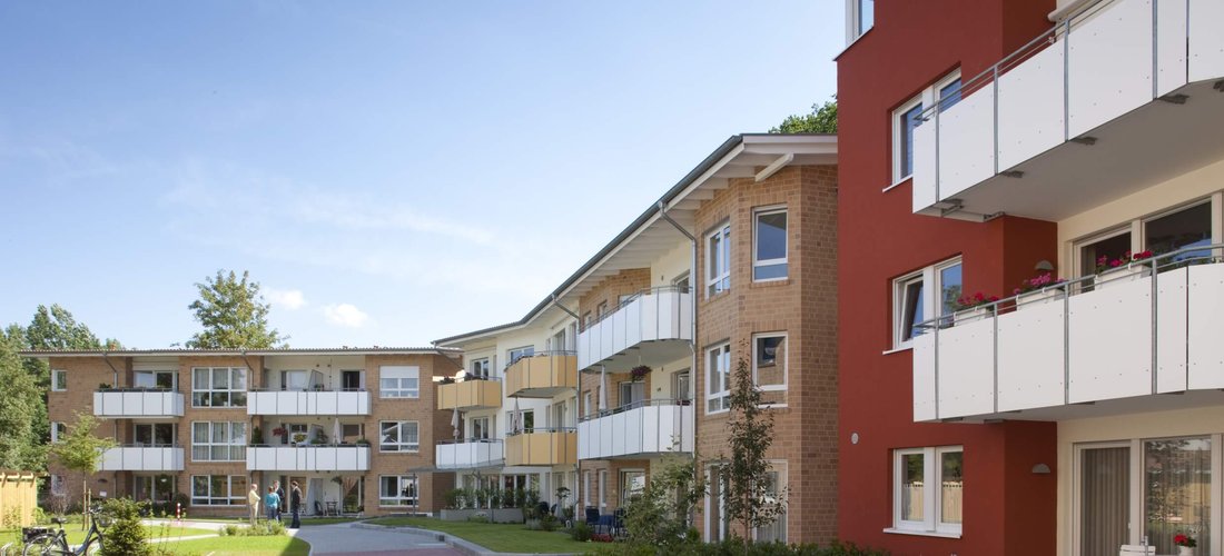 Zwei jeweils 69 kW starke Wärmepumpen von Stiebel Eltron mit je neun Erdwärmesonden versorgen den Wohnpark Kirchwiese in Münster-Mecklenbeck. (Foto: Stiebel Eltron)