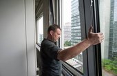 Die neuen Fenster wurden in den alten Blendrahmen eingebaut. (Foto: Schüco International KG)