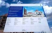 Unter der Mathildenhöhe in Darmstadt wird ein Wasserreservoir genutzt, um das Ausstellungsgebäude mit Wärmepumpen zu Heizen und Kühlen. (Foto: waermepumpe-regional.de)